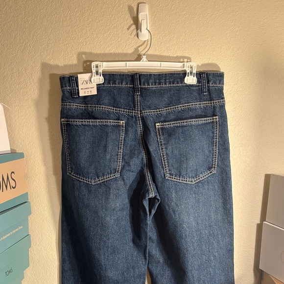 Zara Woman’s Mid Rise Relaxed Wide Leg Denim Jeans - Picture 10 of 11